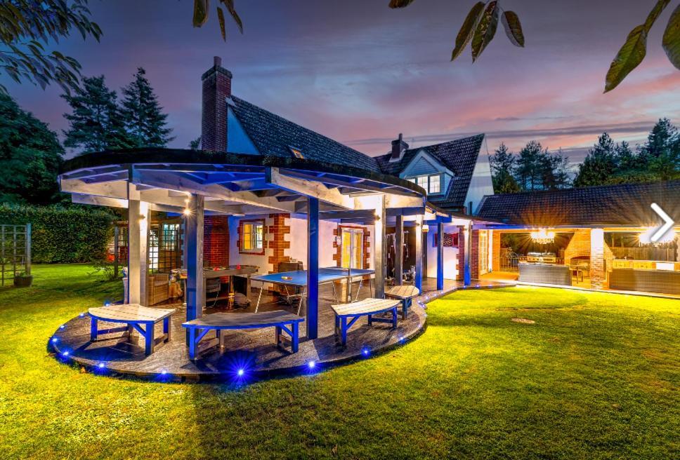 Hen & Stag Retreat Weekend Stay Sleeps 10 To 30 Тетфорд Екстериор снимка