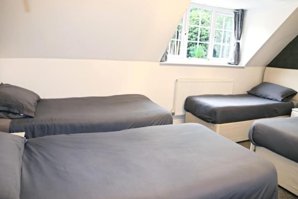 Hen & Stag Retreat Weekend Stay Sleeps 10 To 30 Тетфорд Екстериор снимка