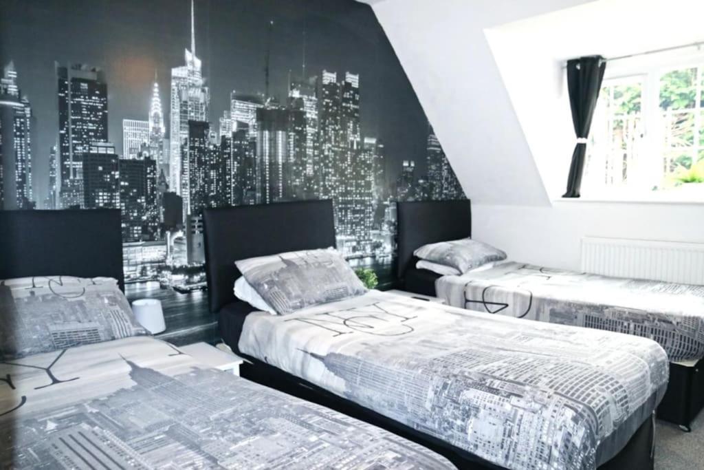 Hen & Stag Retreat Weekend Stay Sleeps 10 To 30 Тетфорд Екстериор снимка
